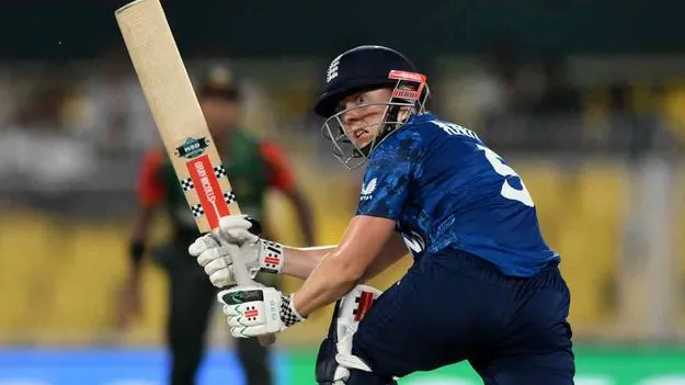 Womens World Cup: ఇంగ్లండ్‌ కాస్త కష్టంగా