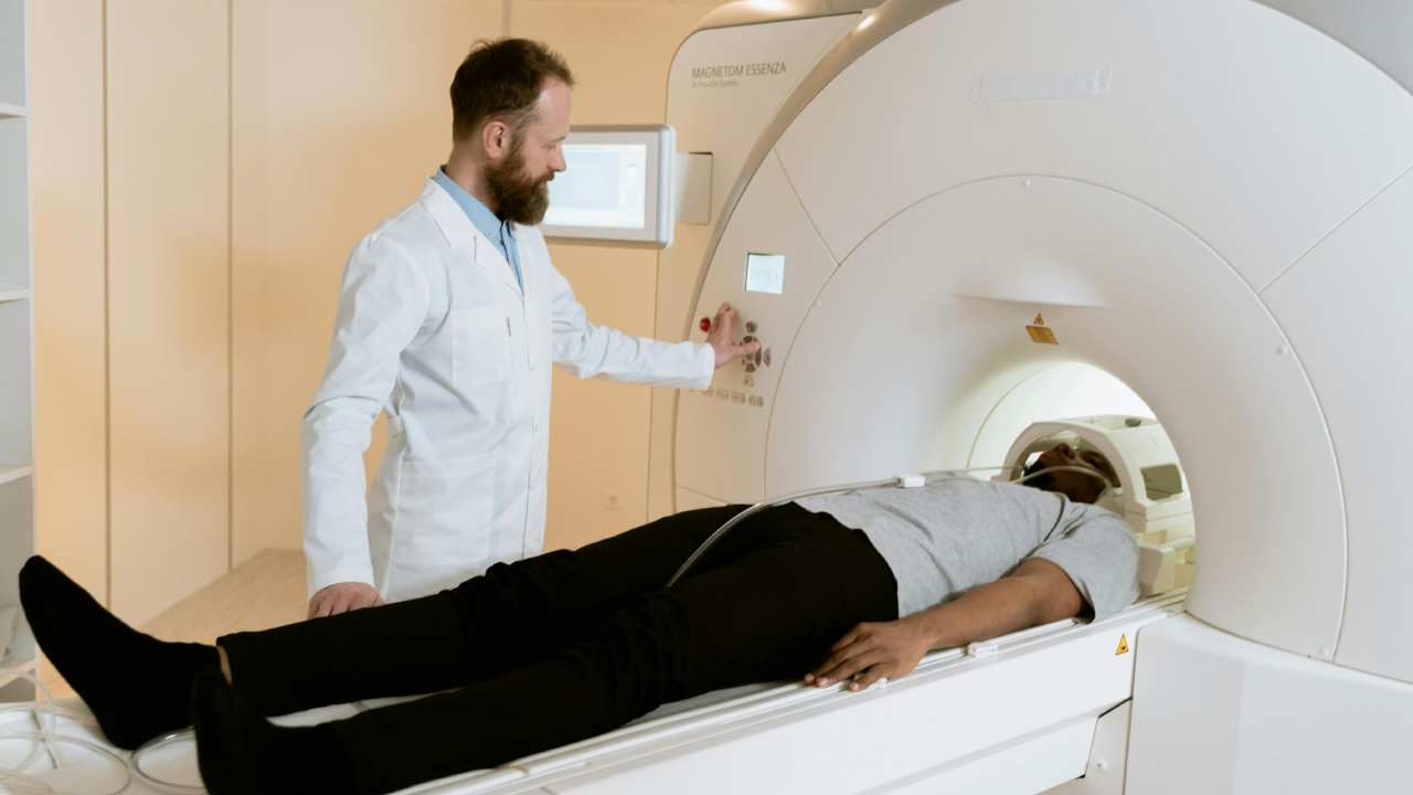 MRI: తొలిసారి ఎమ్ఆర్ఐ పరీక్షా? తప్పక తెలియాల్సిన విషయాలు ఇవీ