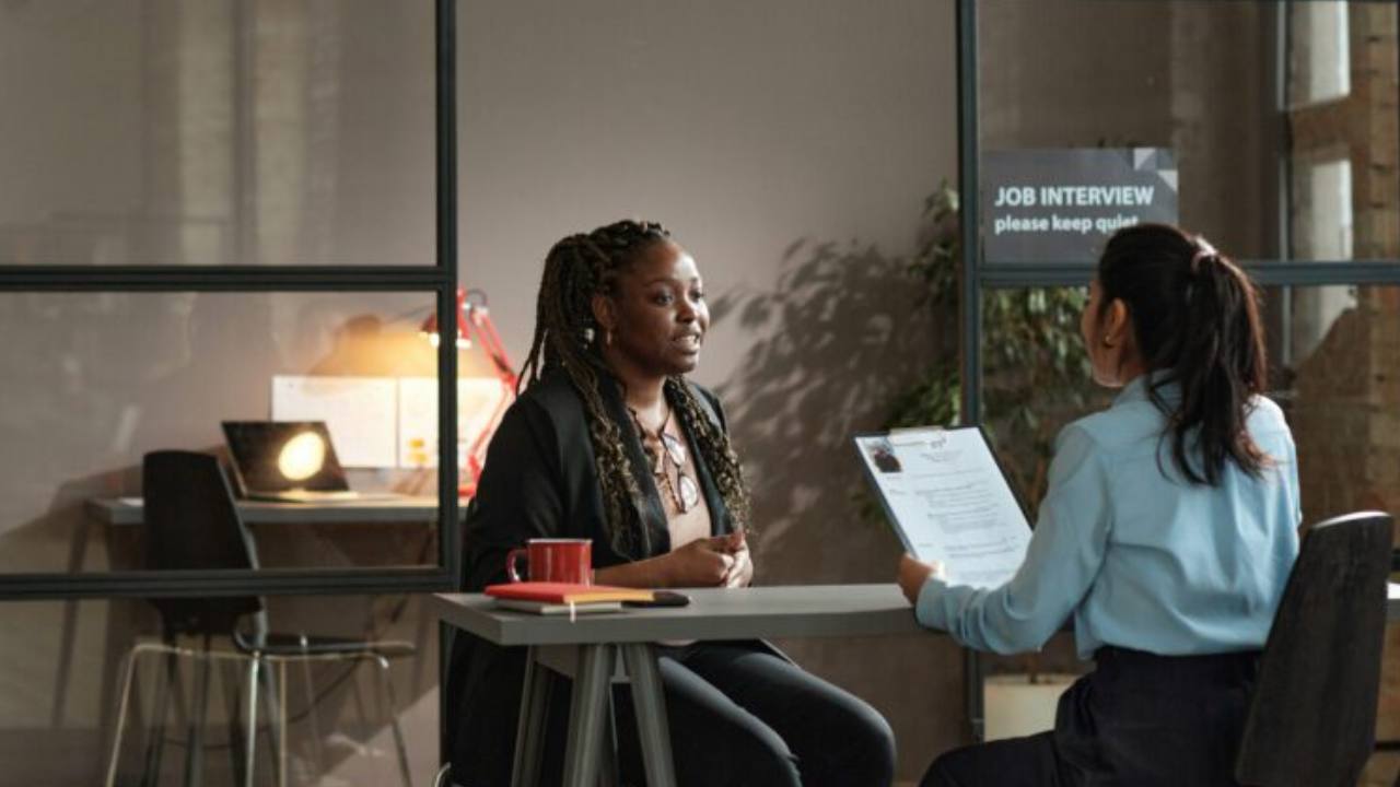 Job Interview: మొదటి సారి ఇంటర్వ్యూకు వెళుతున్నారా? ఈ జాగ్రత్తలు తప్పనిసరి