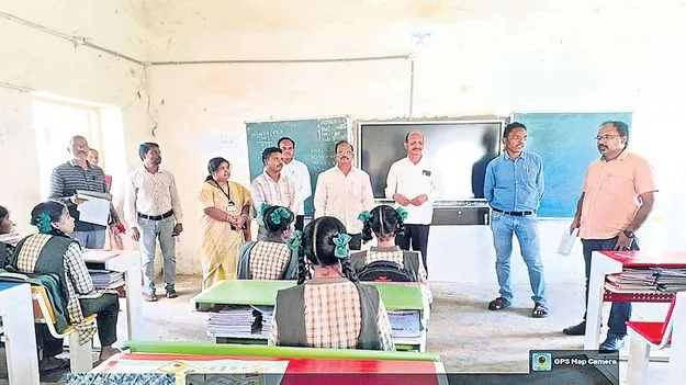 పది పరీక్ష కేంద్రాల్లో ప్రత్యేక సదుపాయాలు