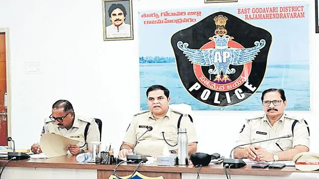 శాంతి భద్రతలకు విఘాతం కలిగిస్తే సహించొద్దు