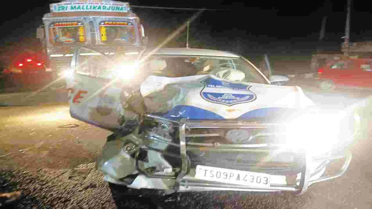 రోడ్డు ప్రమాదాల్లో ఇద్దరి మృతి
