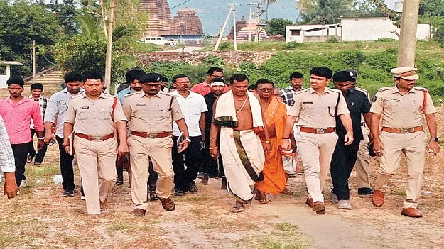 నదిలో తెప్పలు విడిచిపెట్టొద్దు