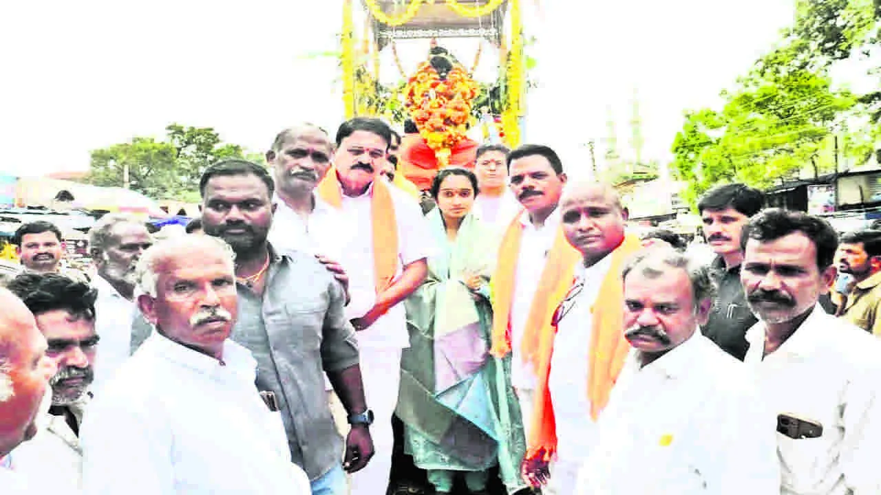 VALMIKI: ఘనంగా వాల్మీకి జయంతి