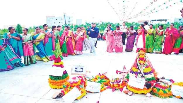  పల్లె సంస్కృతికి ప్రతీక బతుకమ్మ