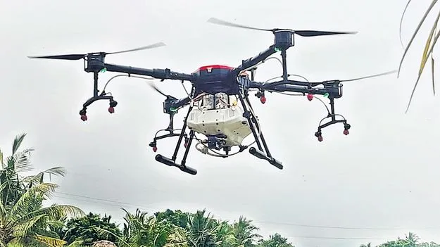 వ్యవసాయ రంగంలో డ్రోన్లు