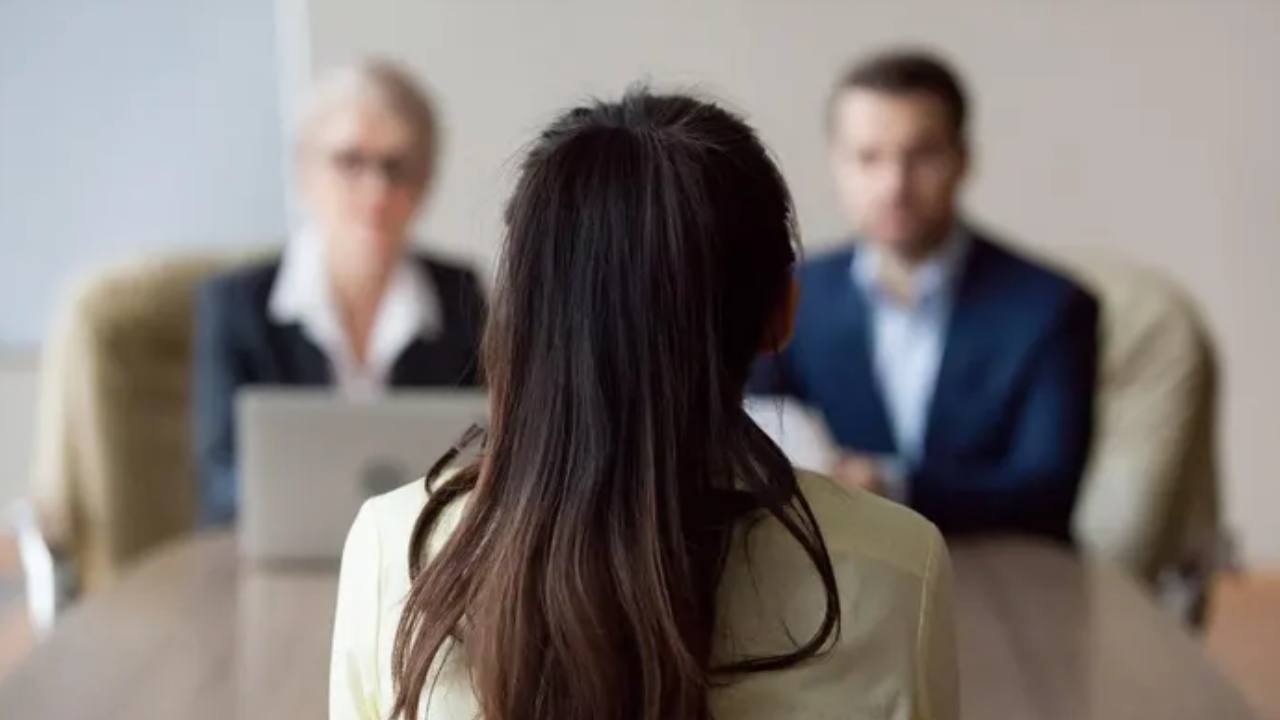 Job Interview: మొదటి సారి ఇంటర్వ్యూకు వెళుతున్నారా? ఈ జాగ్రత్తలు తప్పనిసరి