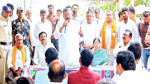 ప్రభుత్వ పథకాలు వర్తింపజేయాలి