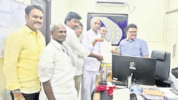 జొన్నతాళి వద్ద   అండర్‌పాస్‌ ఎత్తు పెంచాలి