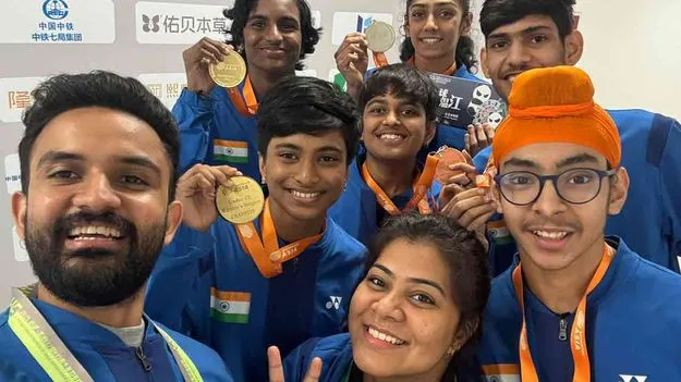 Asia Junior Badminton Championships: దీక్ష షైనాలకు స్వర్ణాలు