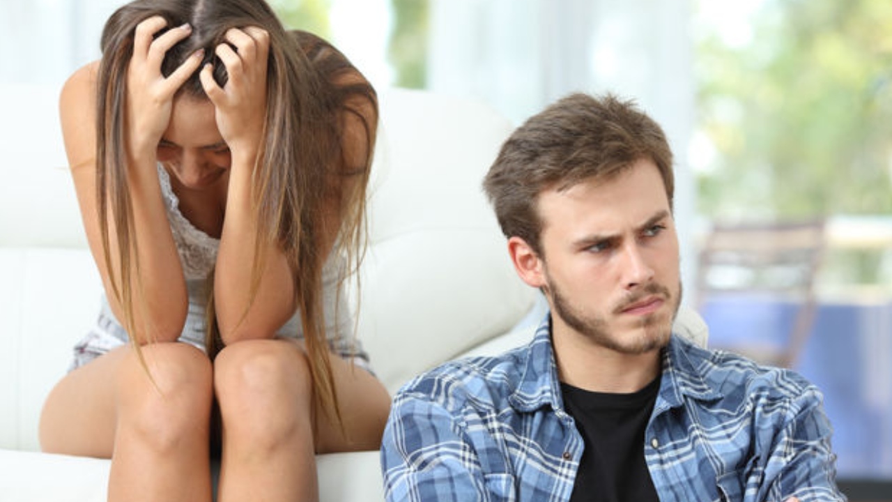 Emotional Baggage: అలర్ట్..  మీ పార్టనర్‌లో ఈ లక్షణాలు ఉంటే..