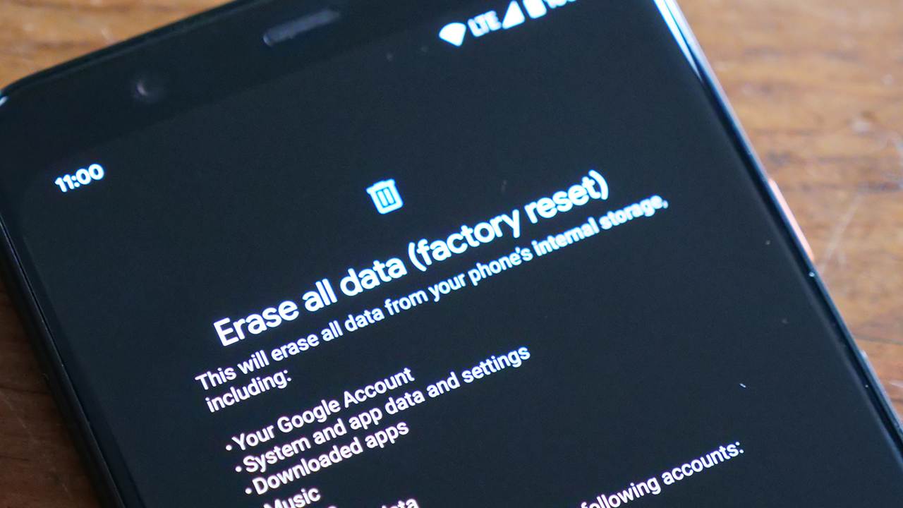 Data Security: పాత ఫోన్ అమ్మేస్తున్నారా? ఈ జాగ్రత్తలు తప్పనిసరి