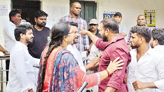   రాజాపులోవ లో గ్రామసభ రసాభసా