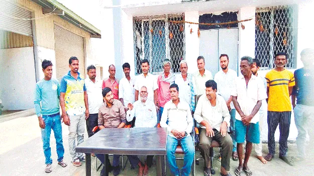 పత్తి కొనుగోలులో నిబంధనలు సడలించాలి