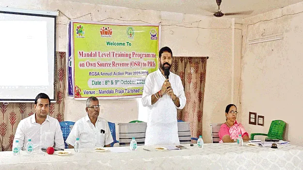 చట్టాలపై అవగాహన పెంచుకోవాలి: ఎమ్మెల్సీ