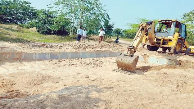 ఫిల్టర్‌ ఇసుక తయారీ కేంద్రాల కూల్చివేత 