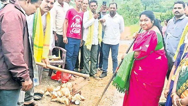 గిరిజన గ్రామాల అభివృద్ధి ప్రభుత్వం పెద్దపీట