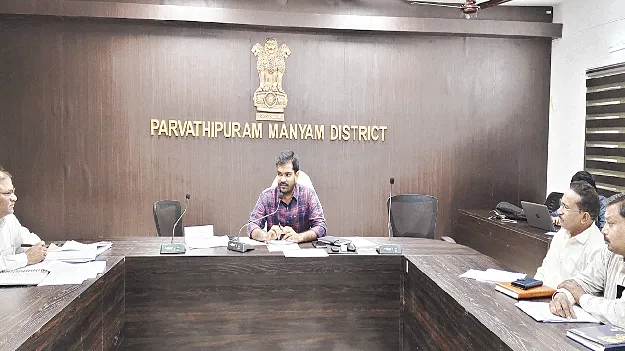 4జీ టవర్ల పనులు చేపట్టండి