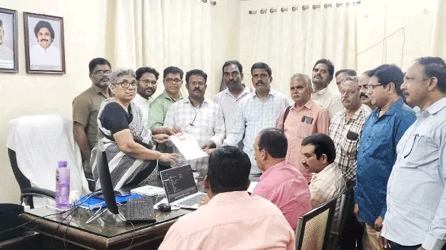 నేటి నుంచి టీచర్ల యాప్‌డౌన్‌ 