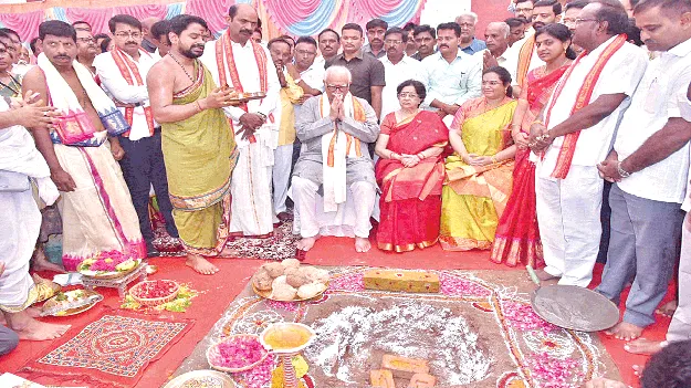 We will expand the Pydimamba temple rapidly. పైడిమాంబ ఆలయాన్ని వేగంగా విస్తరిస్తాం