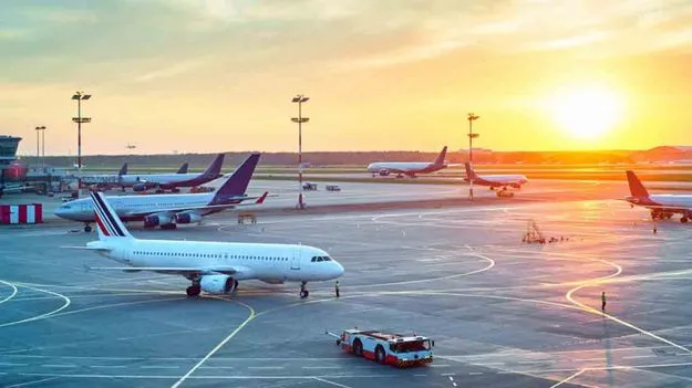 Flights Diverted To Vijayawada: వర్ష బీభత్సం.. శంషాబాద్ ఎయిర్‌పోర్టునుంచి విమానాల మళ్లింపు