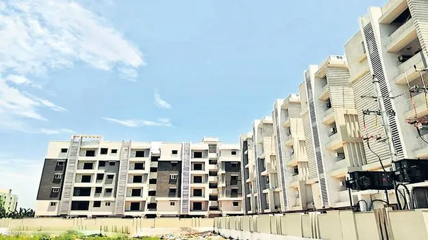 ఫ్లాట్ల ధరలు దిగి వచ్చేనా?