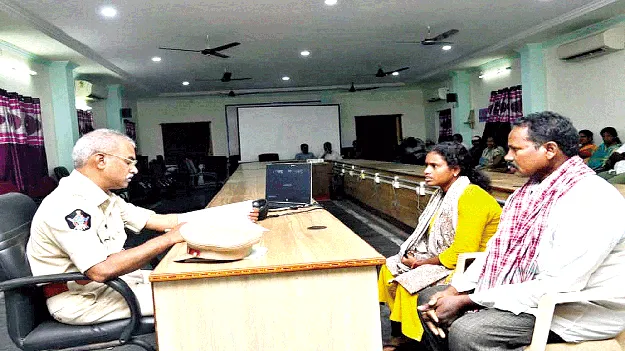 పీజీఆర్‌ఎస్‌లో 50 వినతుల స్వీకరణ