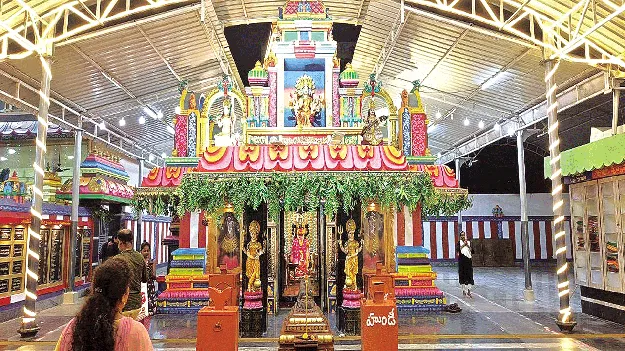 దసరా సంబరాలకు ఏర్పాట్లు