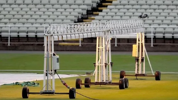 Adelaid Oval Pitch: ఆస్ట్రేలియాతో రెండో వన్డే.. యూవీ లైట్స్‌తో పిచ్‌ను ఆరబెట్టి.. 