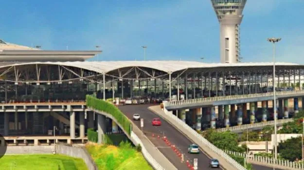 Hyderabad Airport Drug Seizure: 12 కోట్ల  గంజాయి..  మహిళా ప్రయాణికురాలు అరెస్ట్.. 