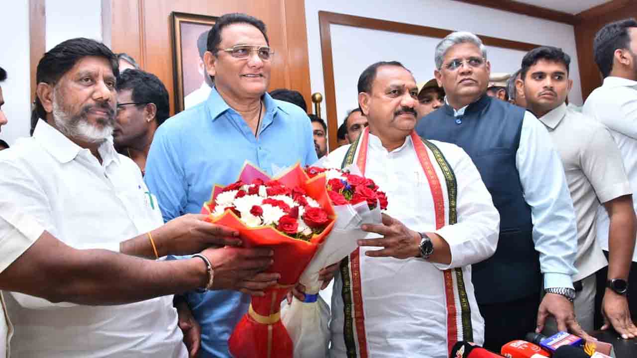 Azharuddin: తెలంగాణ మంత్రిగా బాధ్యతలు స్వీకరించిన అజారుద్దీన్
