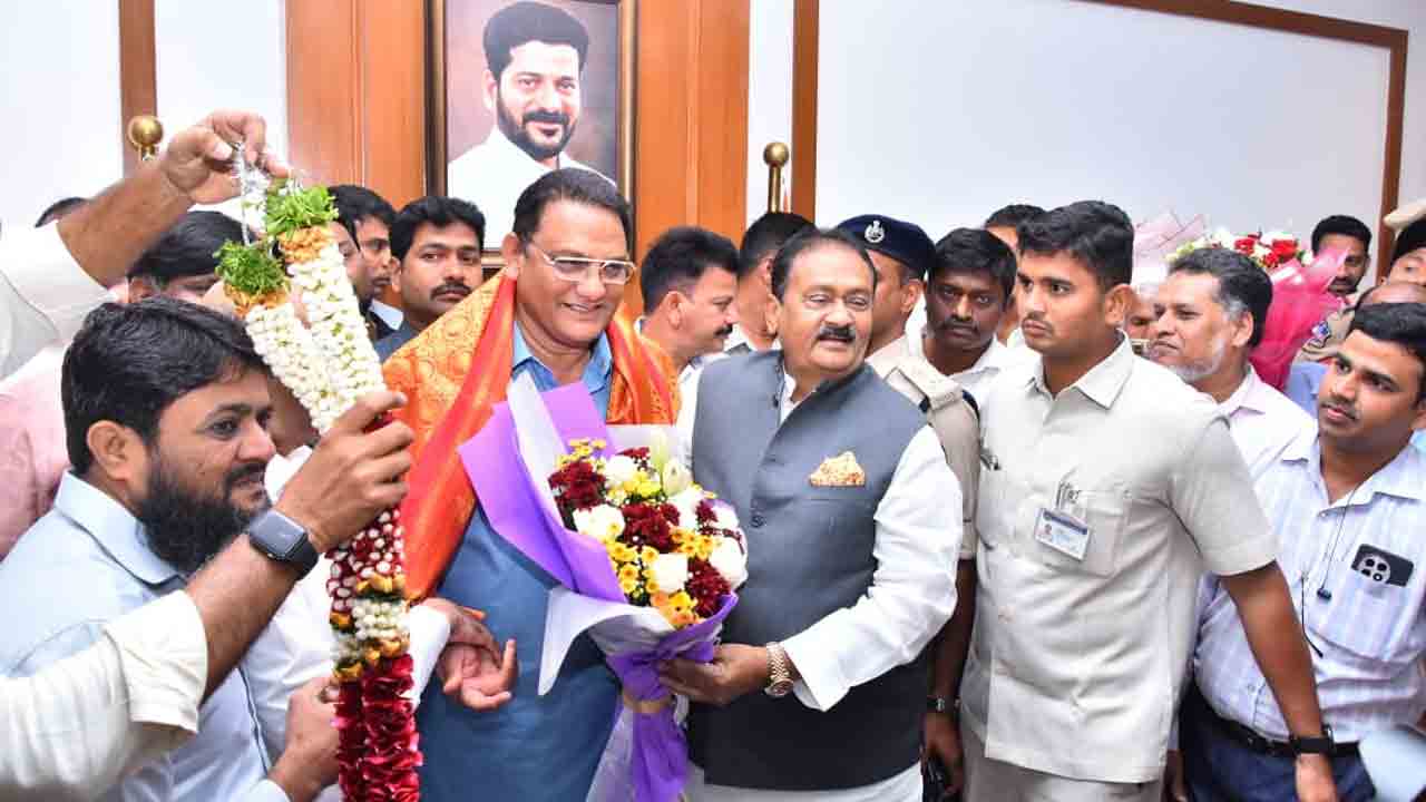 Azharuddin: తెలంగాణ మంత్రిగా బాధ్యతలు స్వీకరించిన అజారుద్దీన్