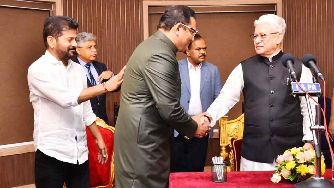 Azharuddin: తెలంగాణ మంత్రిగా అజారుద్దీన్ ప్రమాణ స్వీకారం 