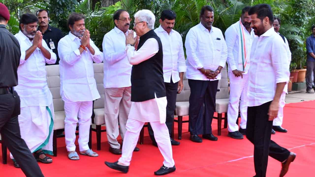 Azharuddin: తెలంగాణ మంత్రిగా అజారుద్దీన్ ప్రమాణ స్వీకారం 