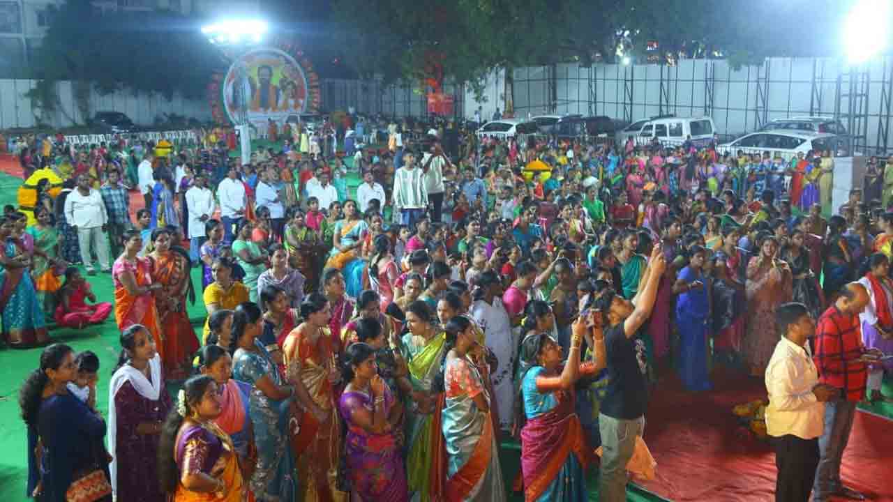 Kishan Reddy: బతుకమ్మ వేడుకల్లో పాల్గొన్న కేంద్రమంత్రి కిషన్‌రెడ్డి