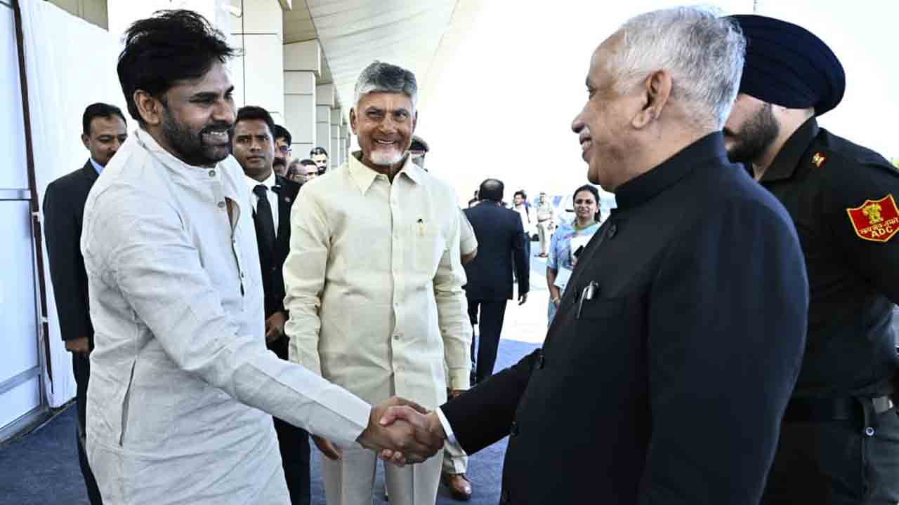 PM Modi Tour in Kurnool: కర్నూలు ఎయిర్ పోర్ట్‌‌లో గవర్నర్, సీఎం, డిప్యూటీ సీఎం 