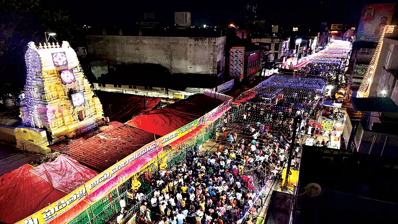 Today is the Sirimanotsavam. నేడే సిరిమానోత్సవం