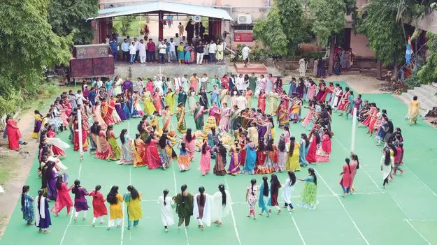 తెలంగాణ అంటేనే బతుకమ్మ