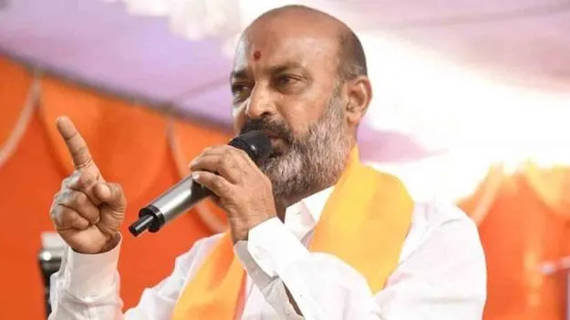 Jubilee Hills By Election: అజారుద్దీన్‌కు బొట్టు పెట్టగలవా?.. ఓవైసీతో అమ్మవారి పాట పాడించగలవా?