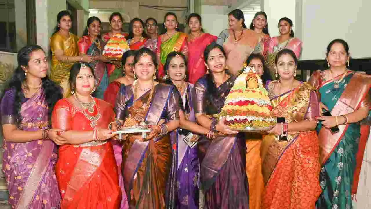 Bathukamma 2025 Celebrations in Jeddah: సౌదీ అరేబియాలోని జెద్ధాలో ఘనంగా బతుకమ్మ సంబరాలు