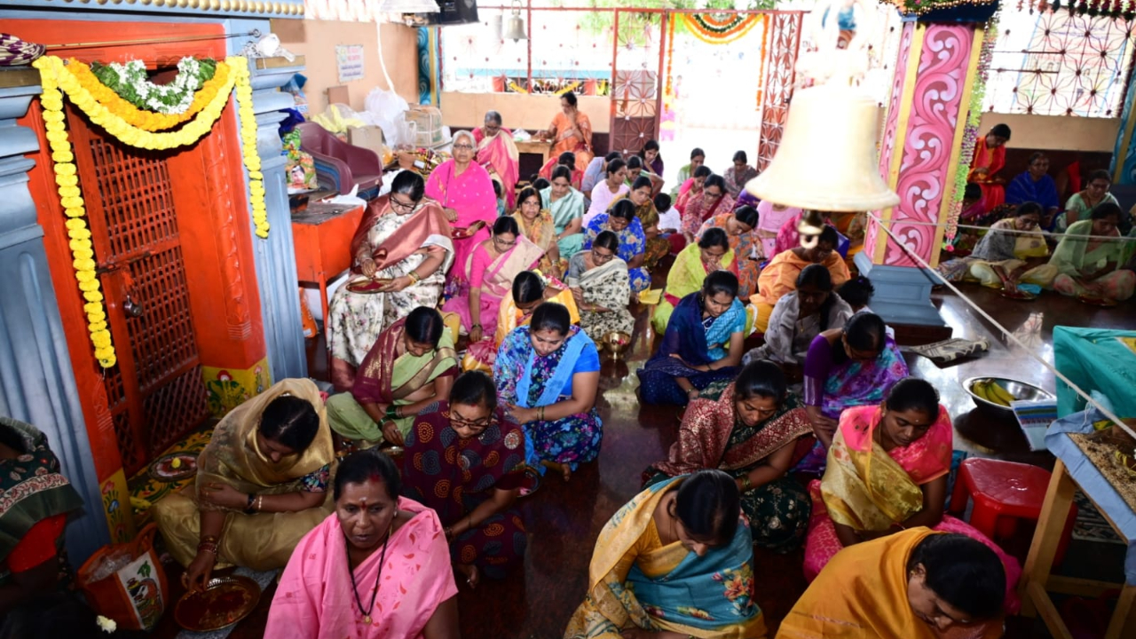 Wanaparthy: వనపర్తిలో ఘనంగా ప్రారంభమైన నవరాత్రి ఉత్సవాలు