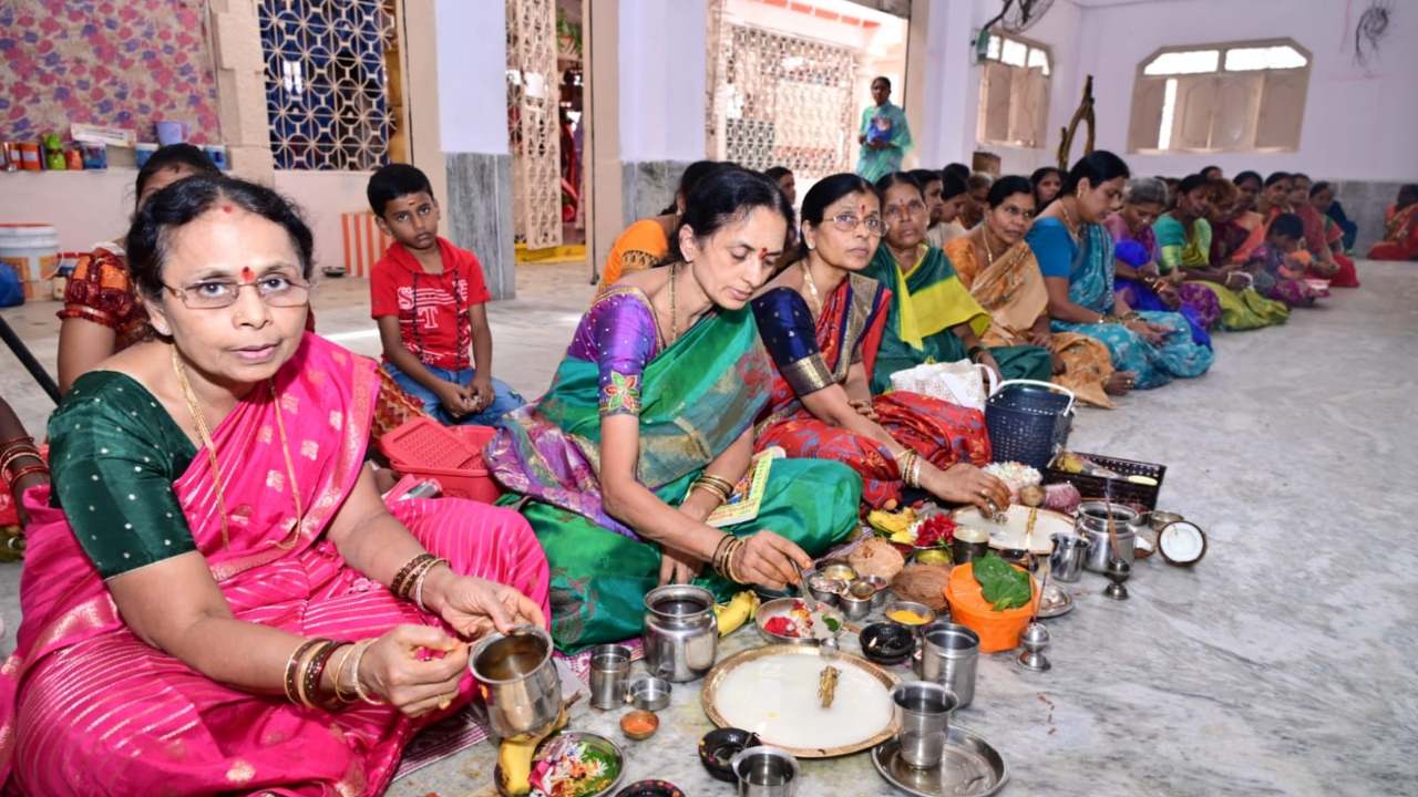 Wanaparthy: వనపర్తిలో ఘనంగా ప్రారంభమైన నవరాత్రి ఉత్సవాలు