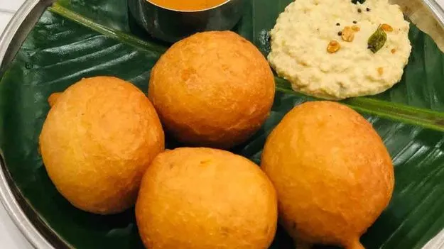 Food Safety Violation: అల్పాహారంలో పురుగులు.. హోటల్ యజమాన్యానికి షాక్ ఇచ్చిన అధికారులు