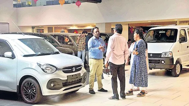 కారు జోరు