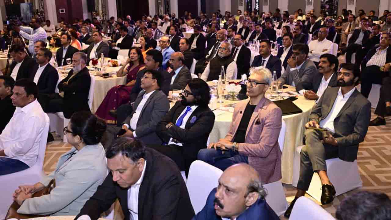 CM Chandrababu Tour In Dubai: దుబాయ్‌లో సీఎం చంద్రబాబు తొలి రోజు పర్యటన.. 