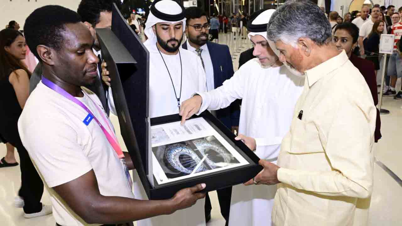 CM Chandrababu Tour In Dubai: దుబాయ్‌లో సీఎం చంద్రబాబు తొలి రోజు పర్యటన.. 