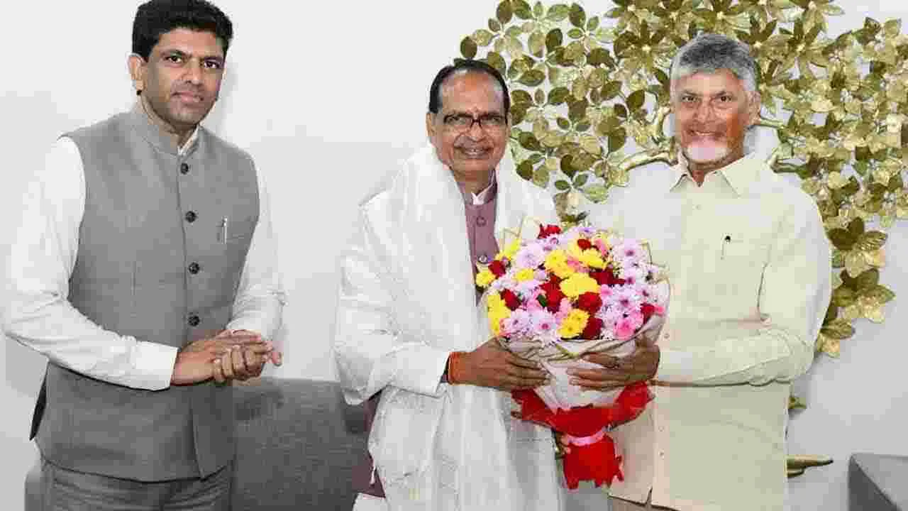 CM Chandrababu: సీఎంతో కేంద్ర మంత్రి భేటీ.. మొంథా తుఫాన్‌పై చర్చ