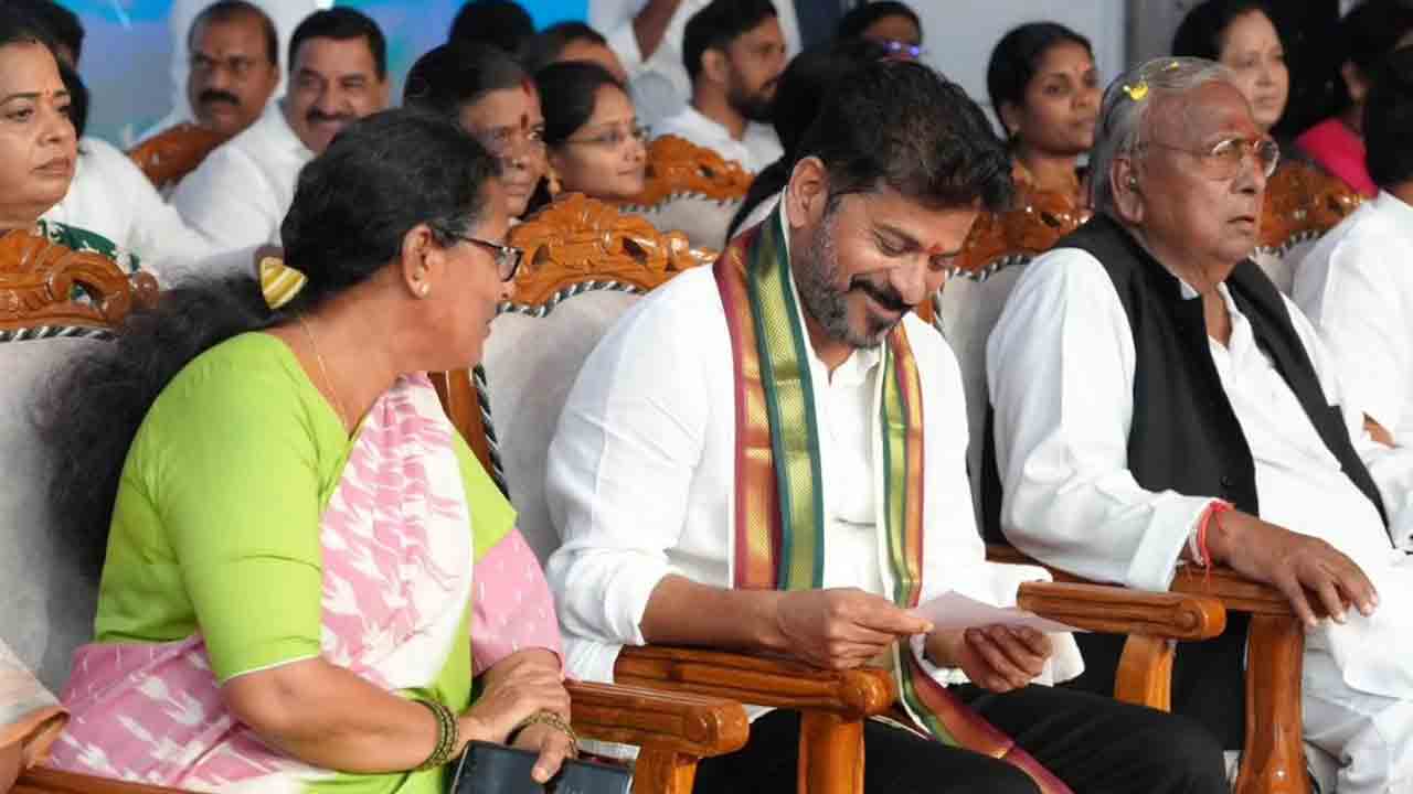 Bathukamma Kunta: అంగరంగ వైభవంగా బతుకమ్మ కుంట ప్రారంభోత్సవం