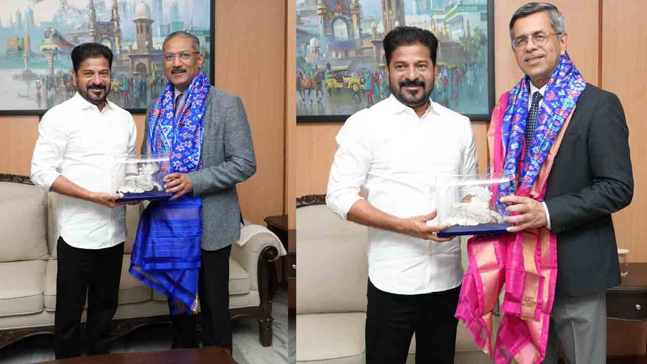 CM Revanth Reddy:  సీఎం రేవంత్‌రెడ్డితో హై కోర్టు ప్రధాన న్యాయమూర్తి జస్టిస్ అపరేష్ కుమార్ సింగ్‌‌ భేటీ