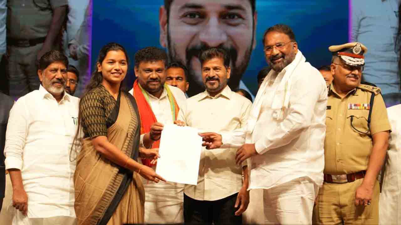 CM Revanth Reddy: గ్రూప్‌-1 నియామక పత్రాలు అందజేసిన సీఎం రేవంత్‌రెడ్డి